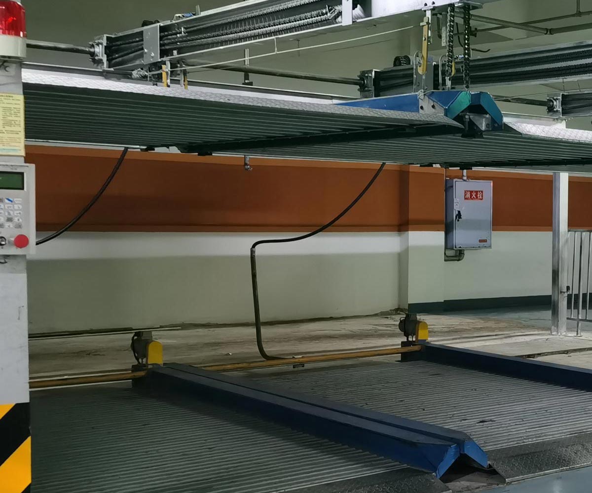 雷波2柱WWW麻豆门网站系列立体车库改造